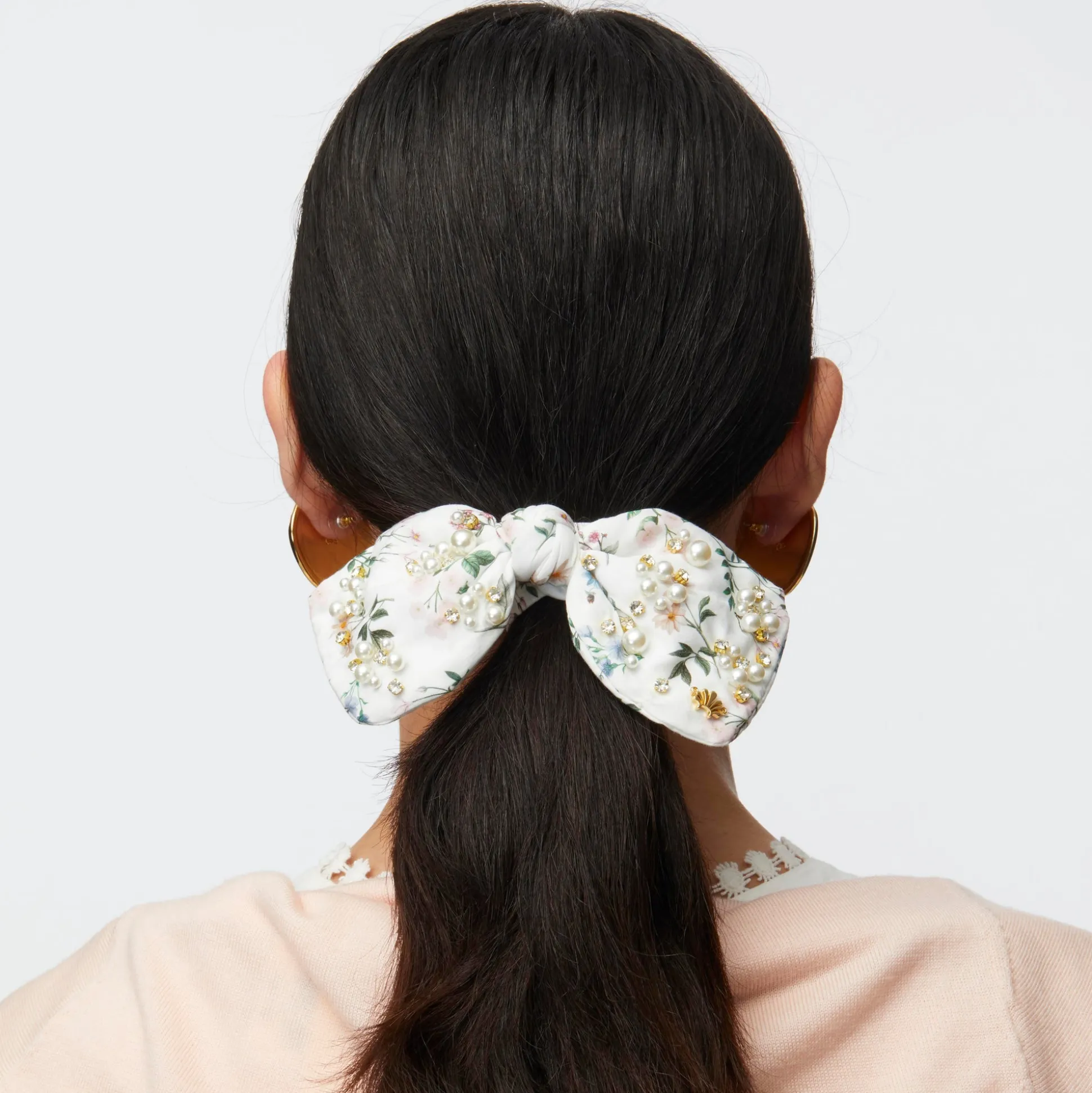 ANNIE PENNY LIBERTY PEARL CRYSTAL BOW SCRUNCHIE