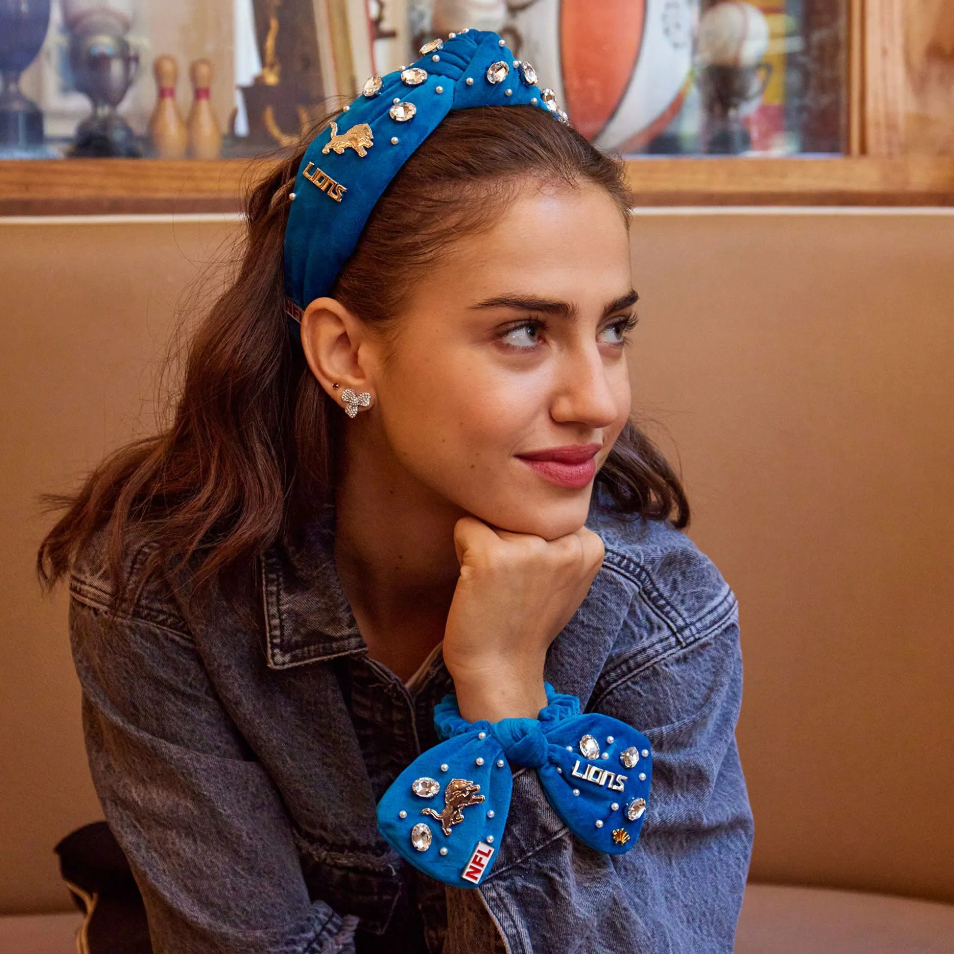 DETROIT LIONS LELE SADOUGHI X NFL BLUE EMBELLISHED KNOTTED HEADBAND