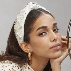DOVE WHITE KNOTTED PEARL FLORAL BROCADE HEADBAND