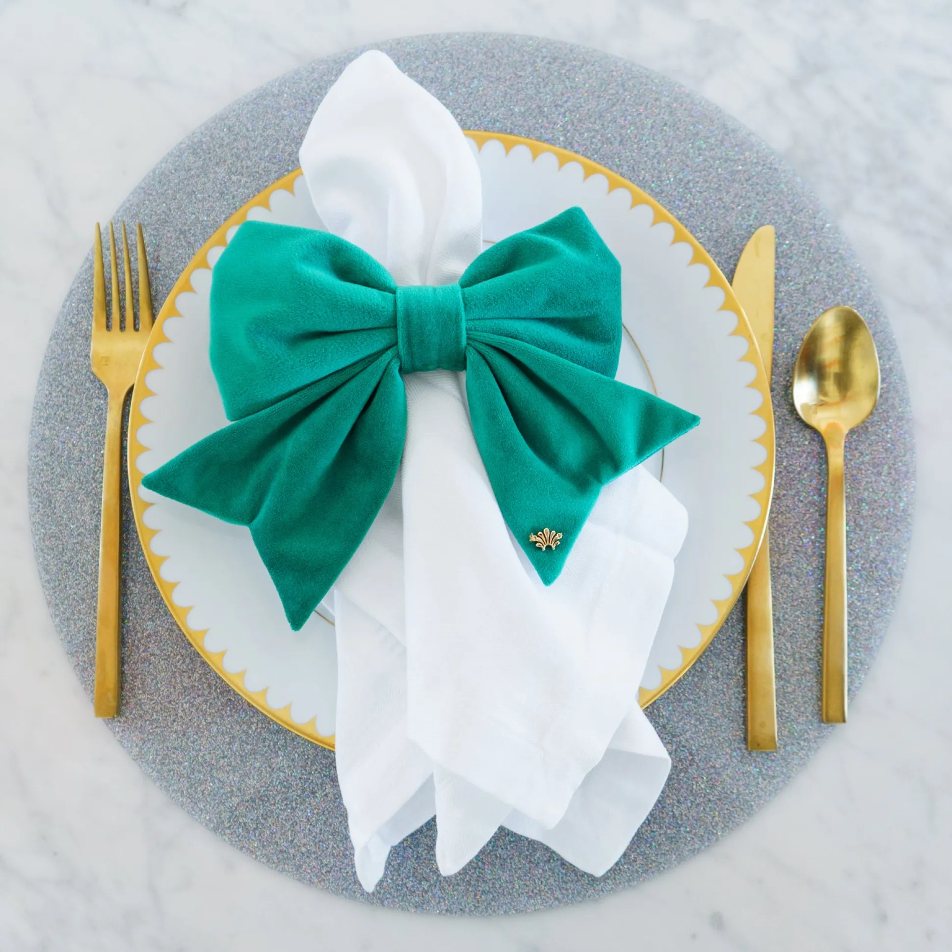 GREEN SET OF 4 VELVET BOW NAPKIN RINGS