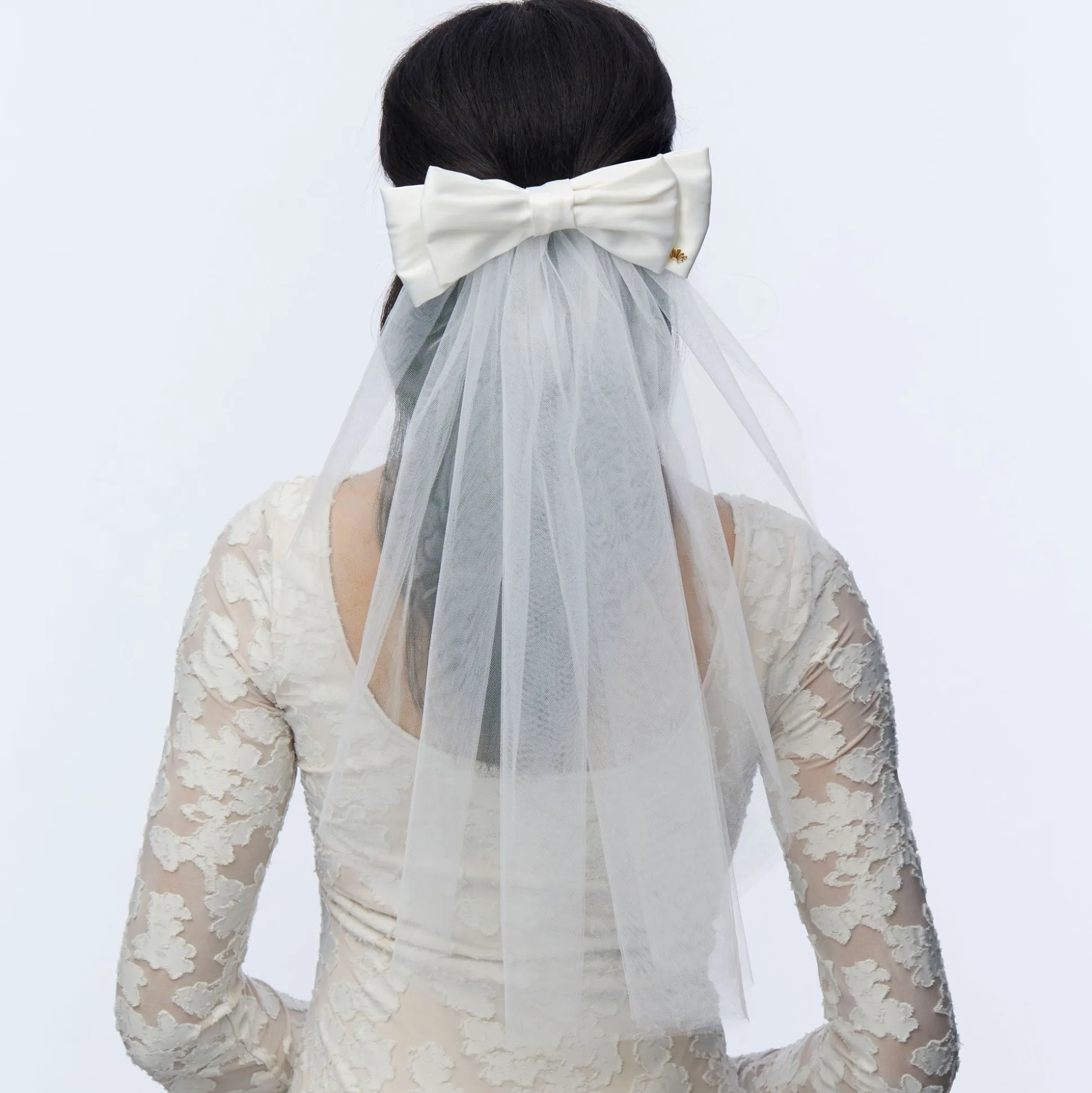 IVORY PRISCILLA BOW VEIL
