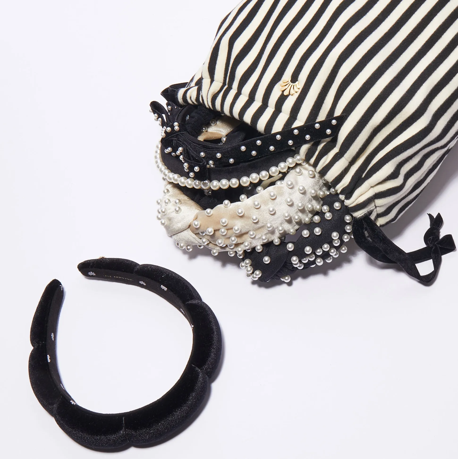 JET IVORY DRAWSTRING HEADBAND STORAGE POUCH