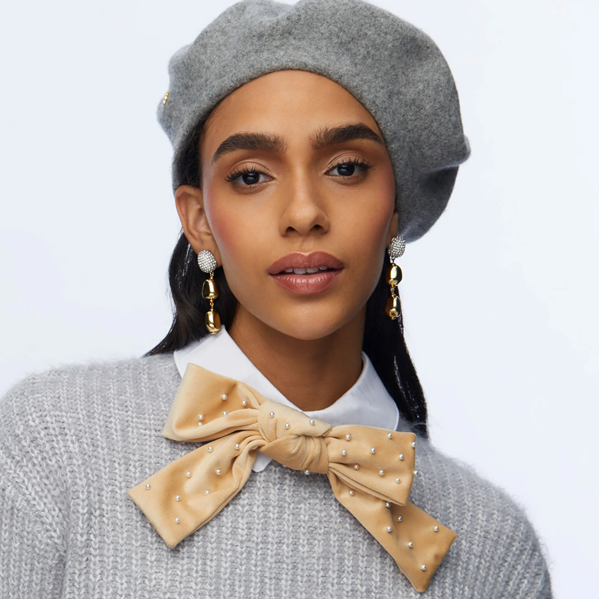 KHAKI KIRA VELVET PEARL BOW COLLAR