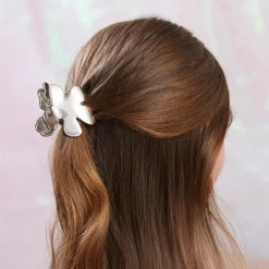 SILVER LILY CLAW CLIP